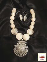 Tranquil White Necklace Set